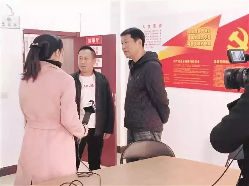 男孩夜晚听到呼救声,睡觉听到床底下有敲床板的声音