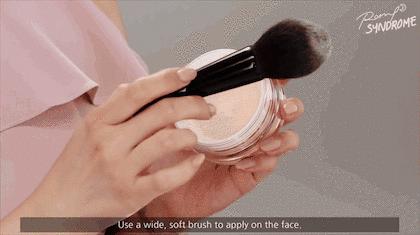 如何在夏天化个清爽的妆,你的夏日不脱妆小诀窍已经抵达