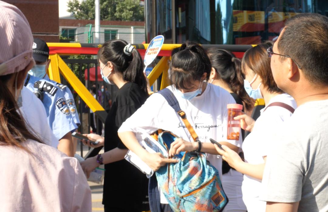 直击中考现场追梦的少年们加油,直击2023高考现场山西太原直播