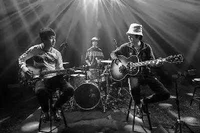 哪一首歌最能代替你的青春,哪首歌曲能代表你的青春