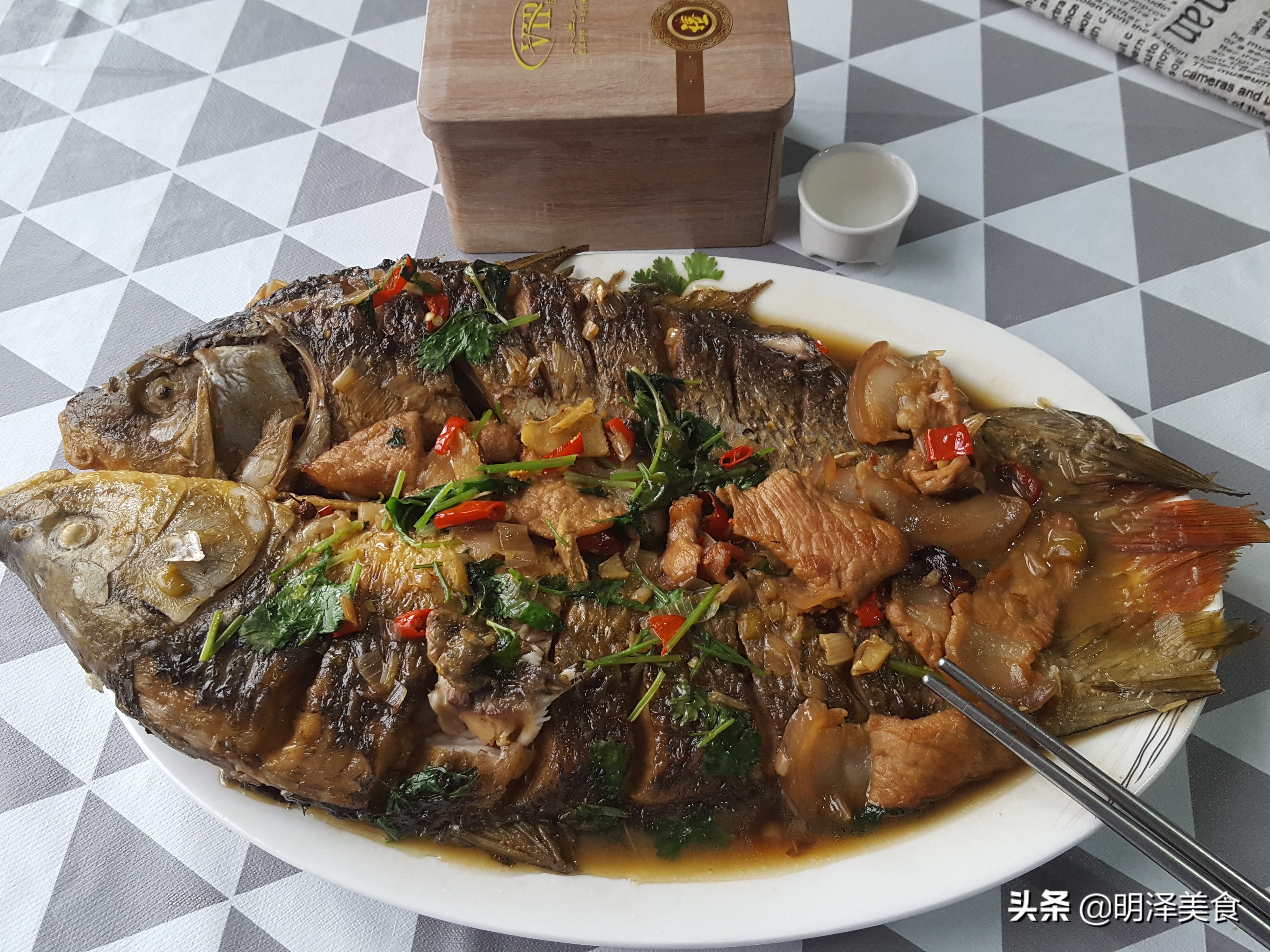 两条鲤鱼多少钱,鲤鱼炖鱼最正宗的做法