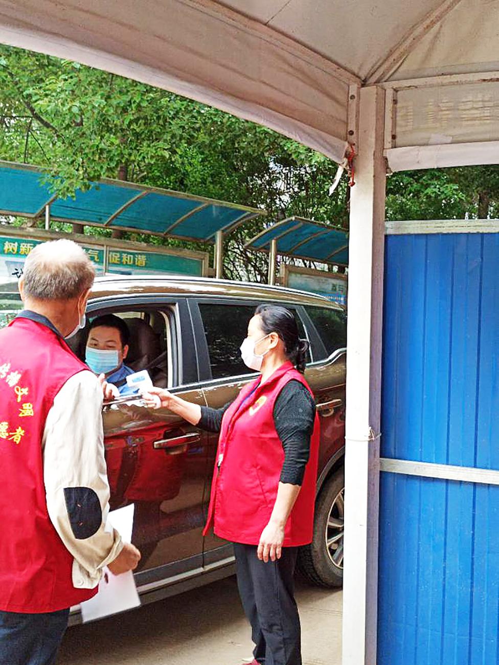 夕阳无限好银发志愿者,银发志愿者的风采