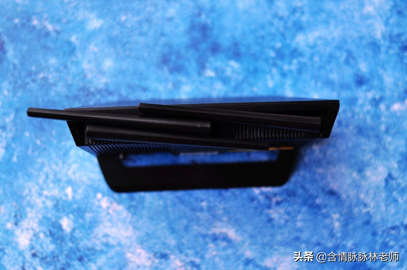 华硕路由器rt-ac86u测评,华硕路由器rt-ax82u玩和平精英