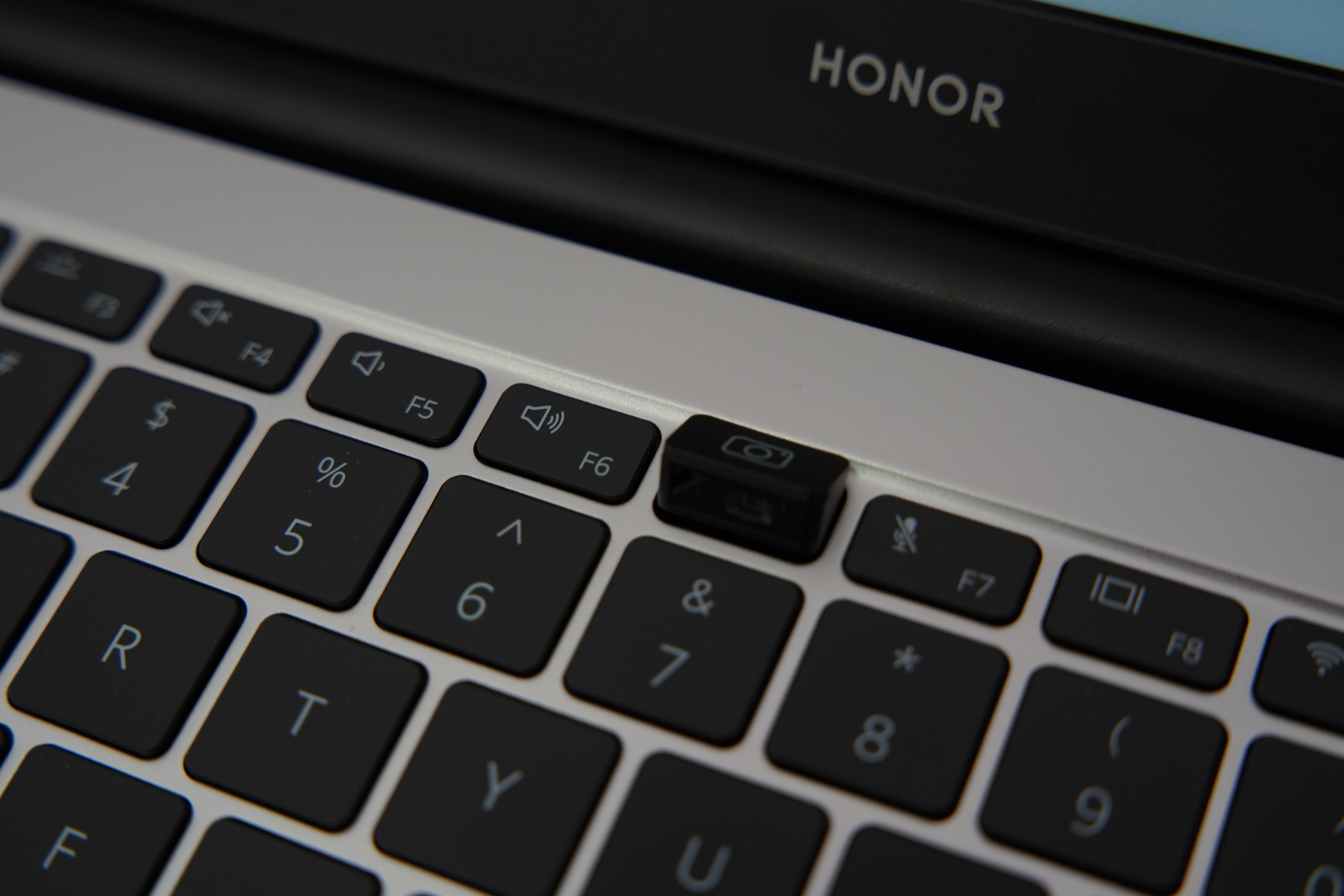 荣耀笔记本magicbook14最低配测试,荣耀magicbook14笔记本使用介绍