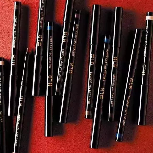 单眼皮肿眼泡如何画汉服妆容,肿眼泡单眼皮桃花妆