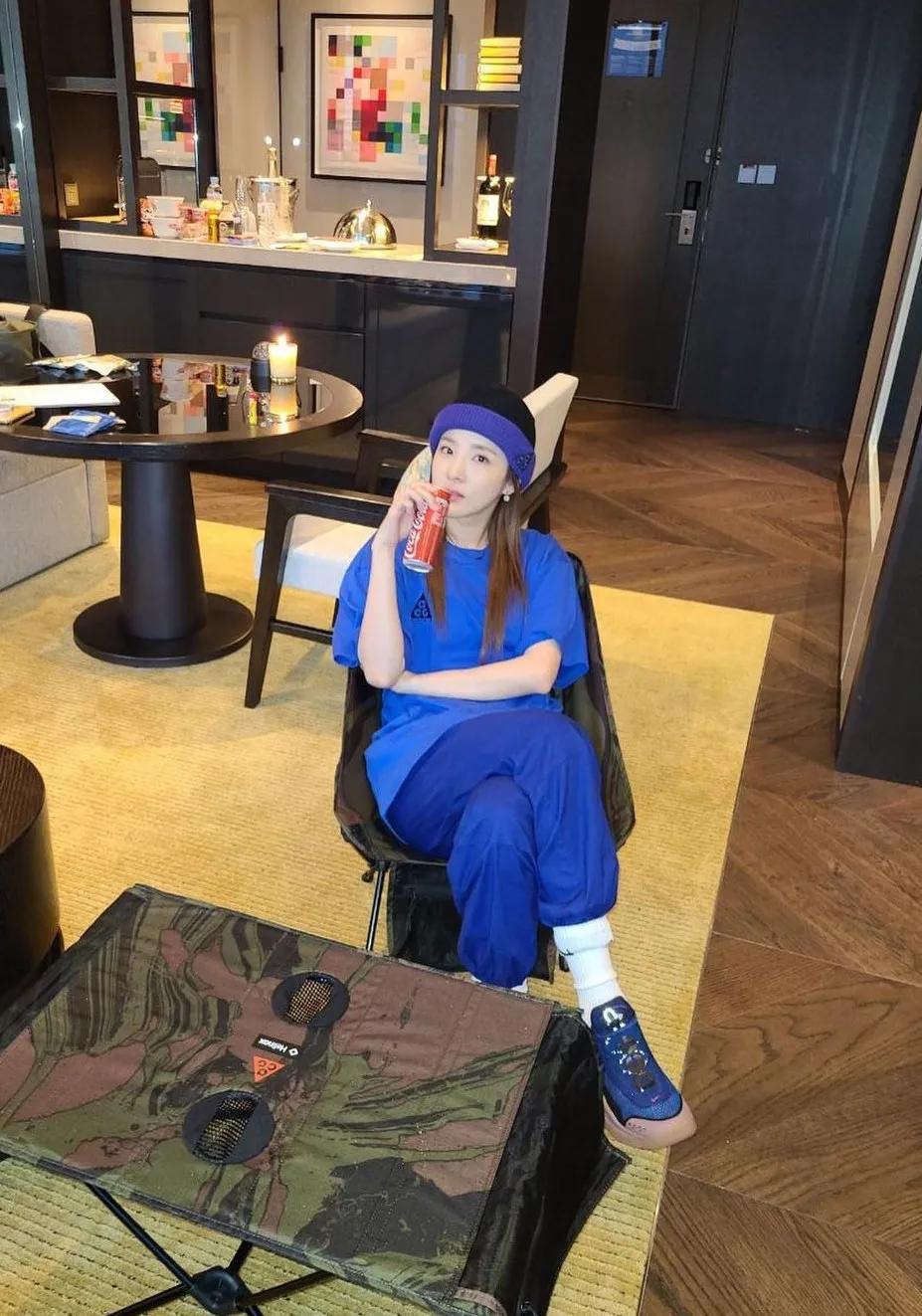 jennie穿搭冬香奈儿,求jennie同款衣服