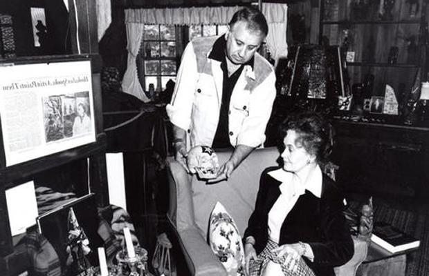 美国最红捉鬼夫妇!破“魔鬼附身”*杀凶**案,传奇人生吓坏三代人