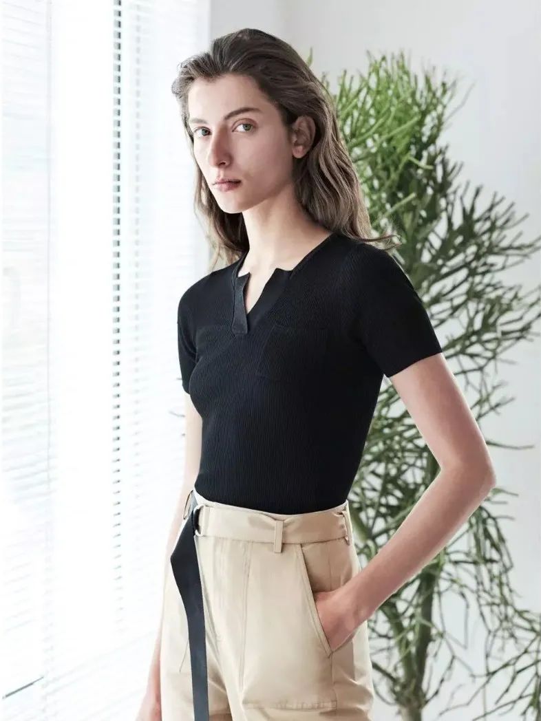 谁说服装店不行了？这个低调的女装却悄悄地开了1200多家店