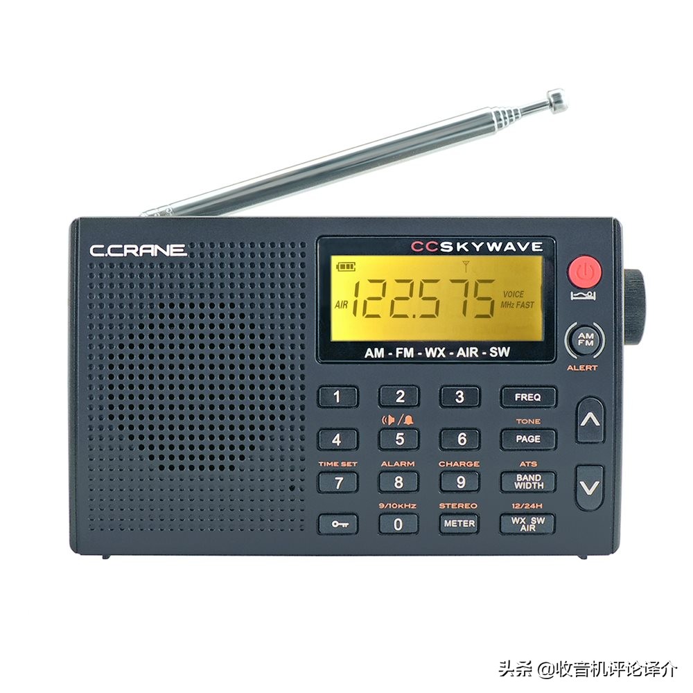 冬天聆听收音机，耳朵不幸被静电击