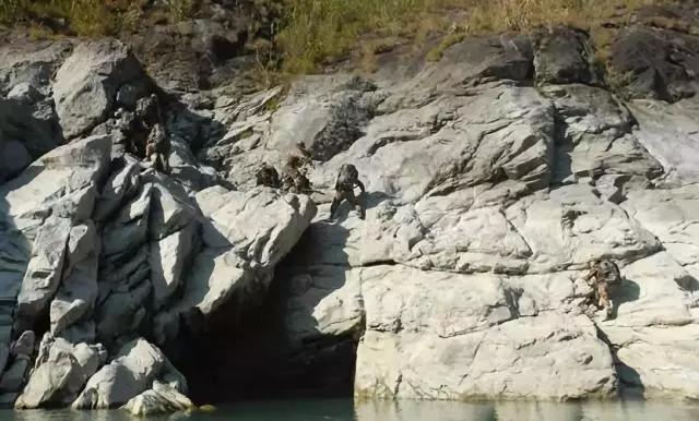 100张中国海防巡逻图,看哭了盘点中国军人的戳泪瞬间