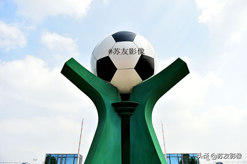 唐山南湖城市足球广场,唐山南湖城市足球广场附近酒店