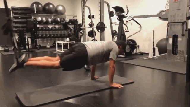 职业球手为什么不花里胡哨,为什么职业球手打球都沉大臂