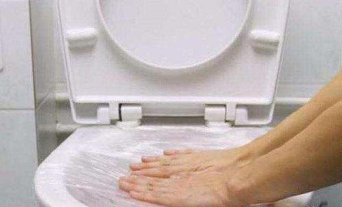 家里马桶用毛巾堵了,家里马桶堵了用皮搋子