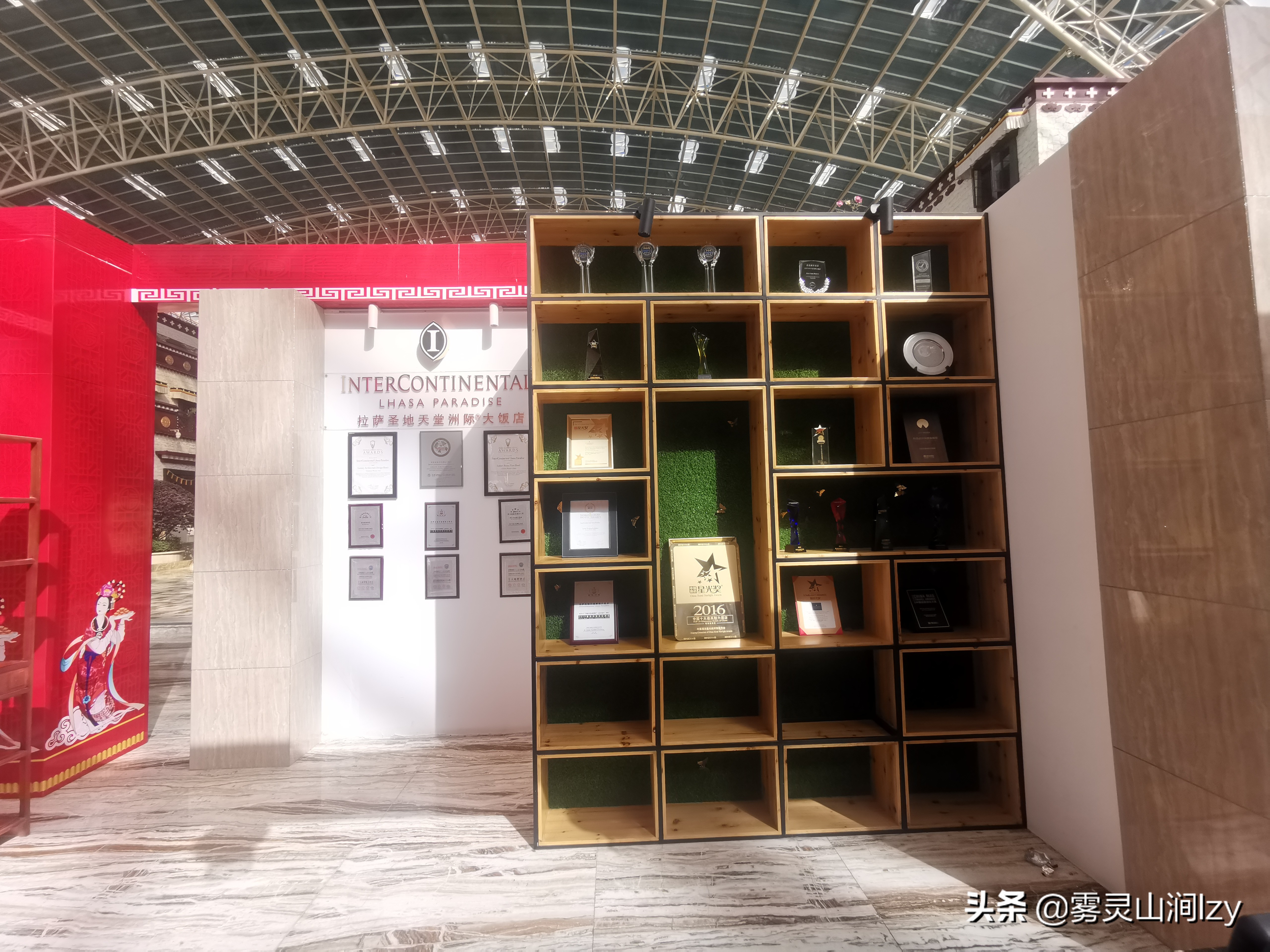 蓝天白云下的雪域高原布达拉宫,蓝天之下日光之城简介