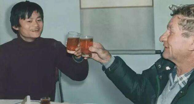 遇到一个贵人也是成功的重要一步,成功的三要素贵人相助