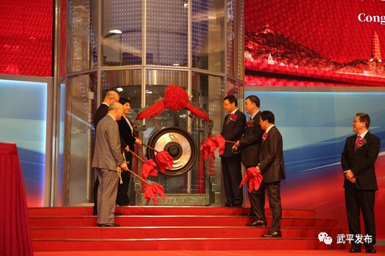 姝﹀钩钃濅紵鍏夌殑瑙嗛,姝﹀钩钃濅紵鍏夊垱濮嬩汉