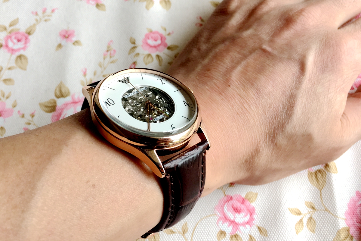 阿玛尼405跟阿玛尼405g有什么区别,阿玛尼手表什么档次