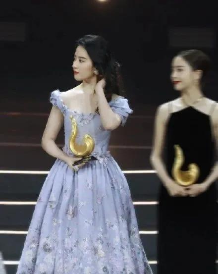 当女儿嫌弃妈妈了怎么办,女儿说我长得丑怎么办