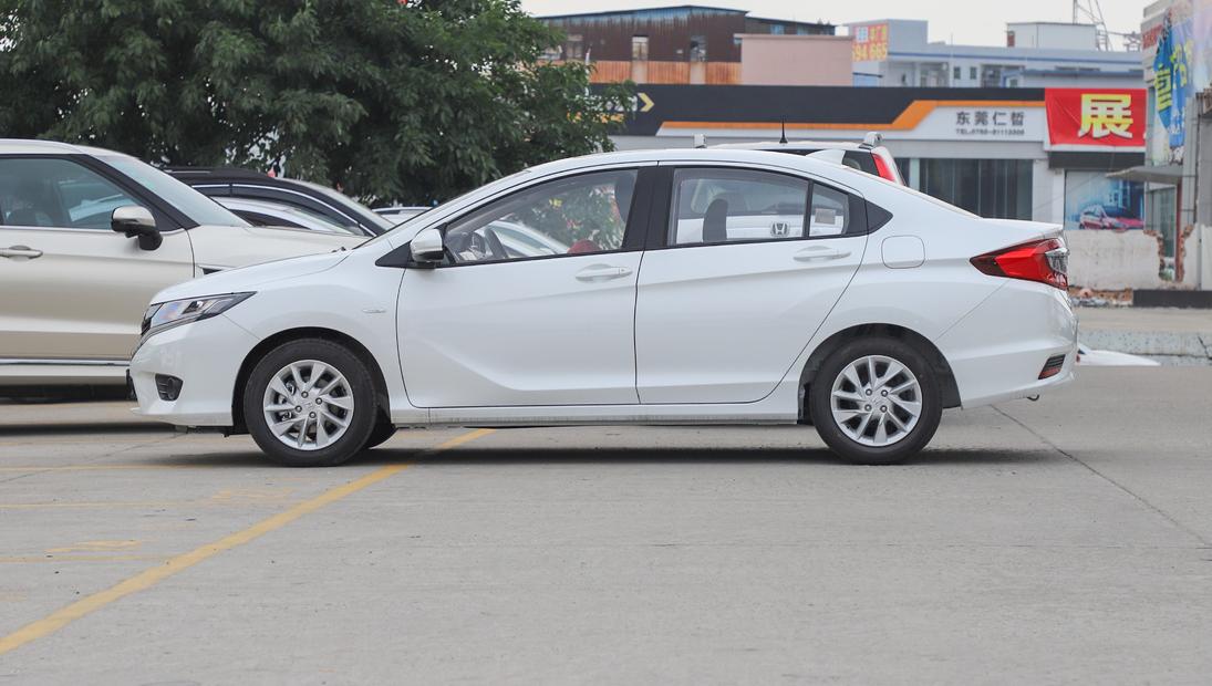 实测飞度二代1.3自动挡油耗,飞度普通版百公里加速