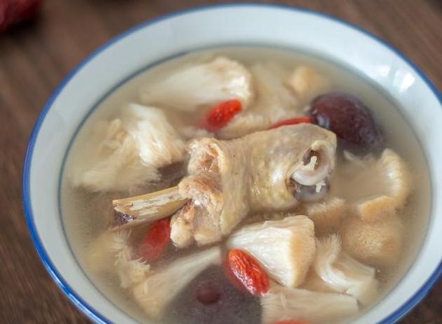 猴头菇煲鸡腿汤的做法大全,鸡腿菇炖鸡汤的做法视频