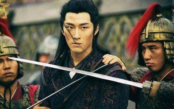 刘备长子被诸葛亮处死,临刑撂下一狠话,刘备后怕道:幸好没手软