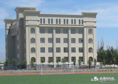 伊犁师范大学匆匆那年,终于等到你萨克斯演奏
