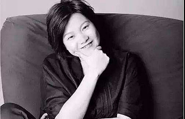 记者：作为名门闺秀，想过活成母亲那样吗？洪晃：这称呼是骂我吧