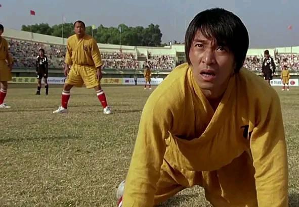 周星驰拍少林足球的片场现场,周星驰拍少林足球几岁