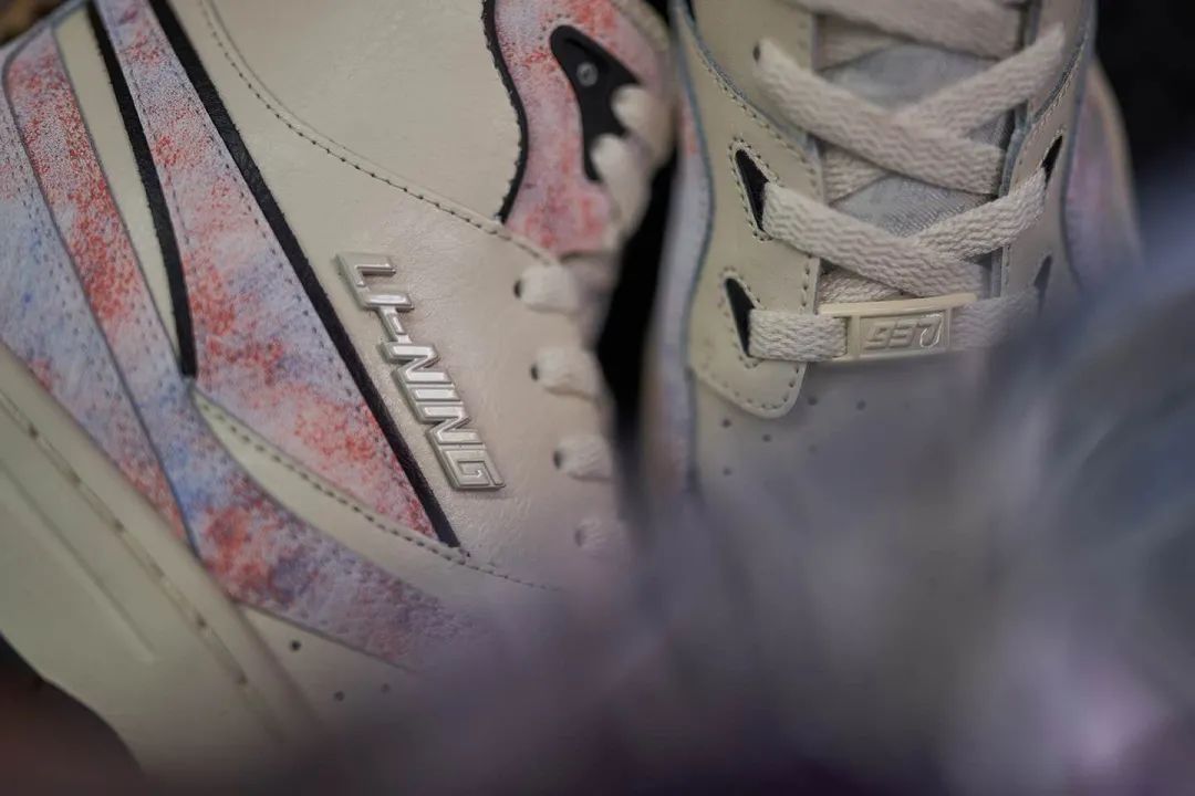 以前没钱买李宁什么梗,以前买不起李宁