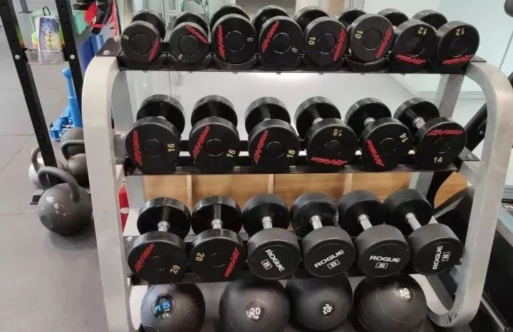 国内健身教练培训机,设备最全健身房