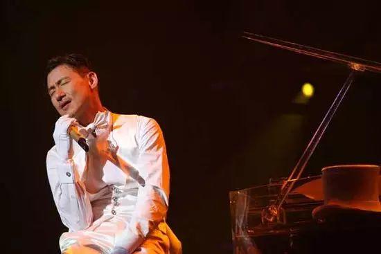 从酗酒堕落到一代歌神,从酗酒打架到一代歌神