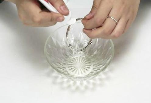 银手镯变色自己在家如何清洁？教你清洁的方法，洗的跟新的一样