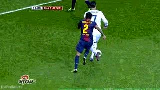 球王假装老人踢足球,内马尔假摔和c罗假摔哪个多