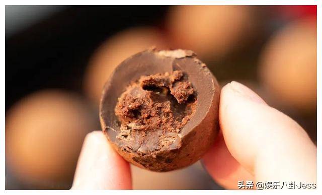 在李佳琦直播间买零食，是个划算的选择吗？