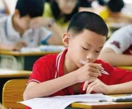 孩子上课学习溜号特别厉害,如何提醒孩子上课要专心不能溜号