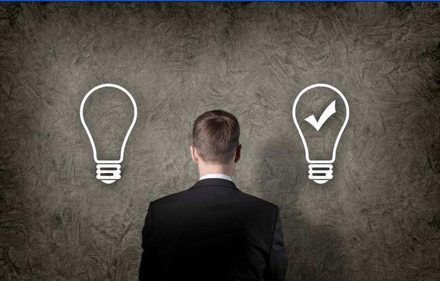 和领导一起吃饭该不该买单,领导喝多了让你买单你没钱怎么办