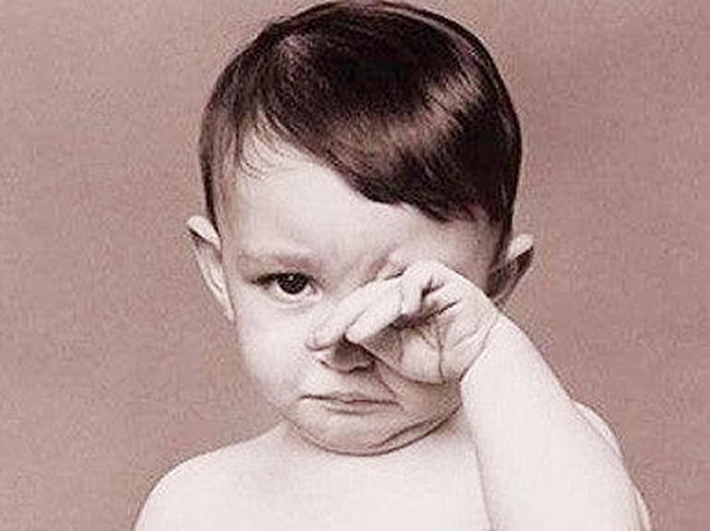 宝宝眼屎多警惕新生儿泪囊炎,儿科医生宝宝眼睛有眼屎