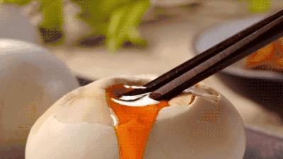 咸蛋黄怎么就火了,咸蛋黄的魅力怎么样