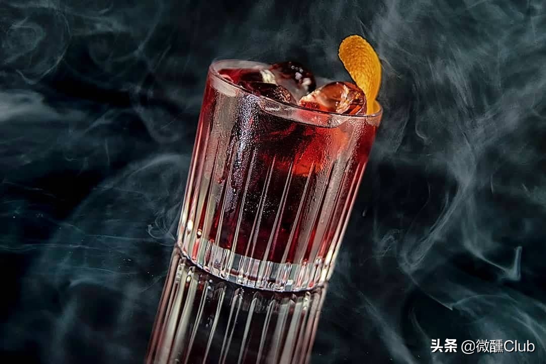 酒吧营销技巧培训课程,调酒吧台培训方案