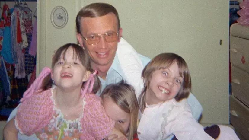 为娶12岁邻家女，恋童癖竟先去*引勾**她父母……