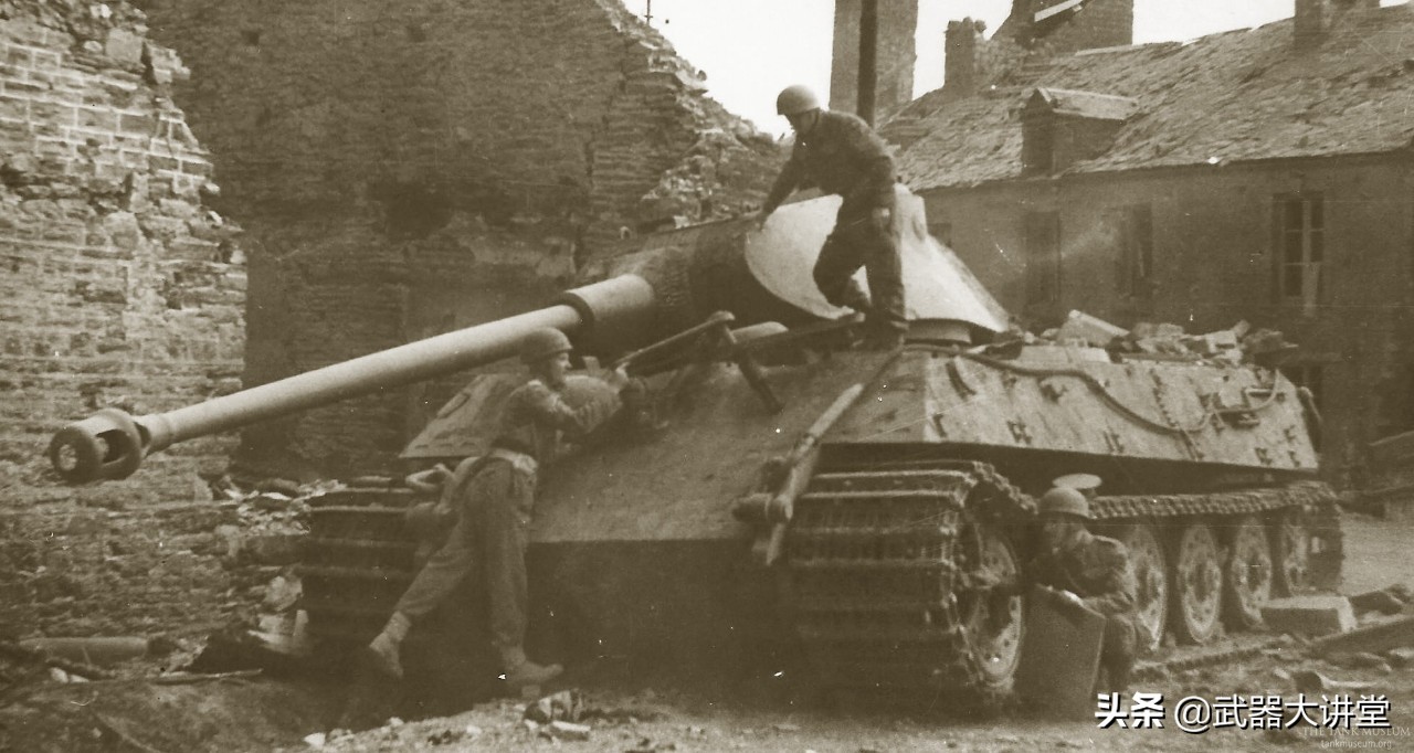 结合最强装甲防护和最出色的火炮，德国研发出超级重坦：虎王坦克