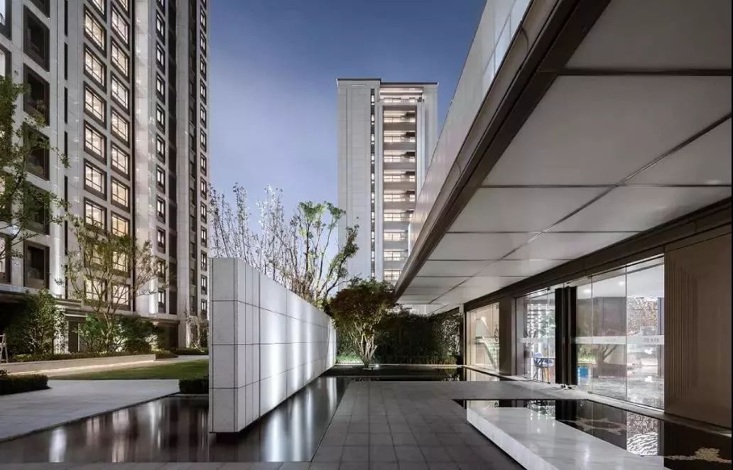 别再见女的就喊美女,见房子就称豪宅,盘一盘上海真正豪宅产品系