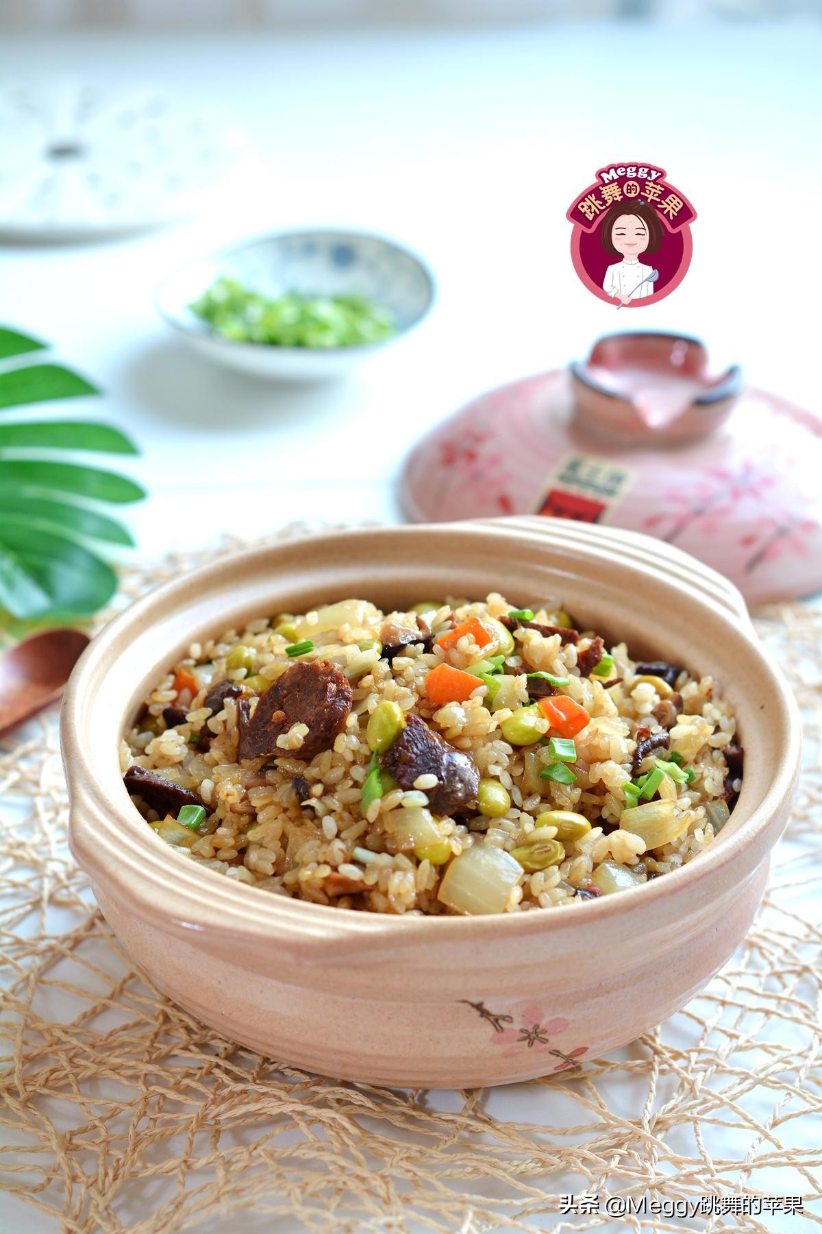 元旦这饭端上桌，勺子就不离锅，几十年雷打不动，新年第一天必吃