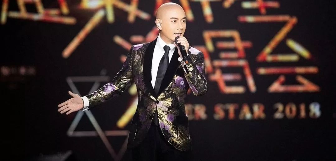 张卫健嗨唱转起来一开始出场,张卫健上嗨唱转起来完整版