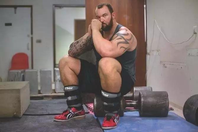 外国小哥模仿魔法师,外国小哥模仿吃东西的动作