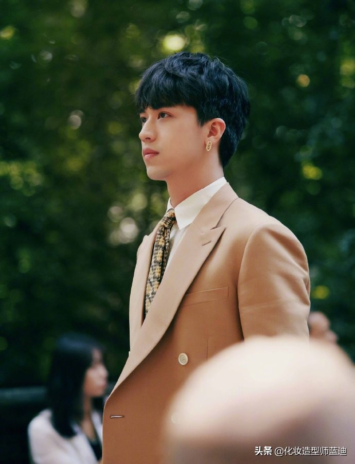 fendi许魏洲2018,许魏洲代言海澜之家