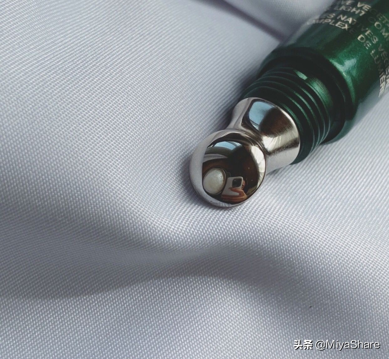 娇兰贵妇眼霜适合什么肤质,娇兰眼霜和sk2眼霜哪个好