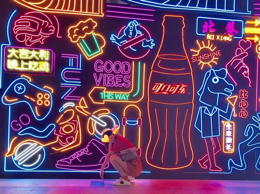 一年买三个奢侈品包包好吗,买过最后悔的大牌包包是什么