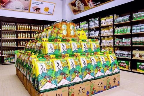 居民区小超市年赚200万,周围同行都活不下去了