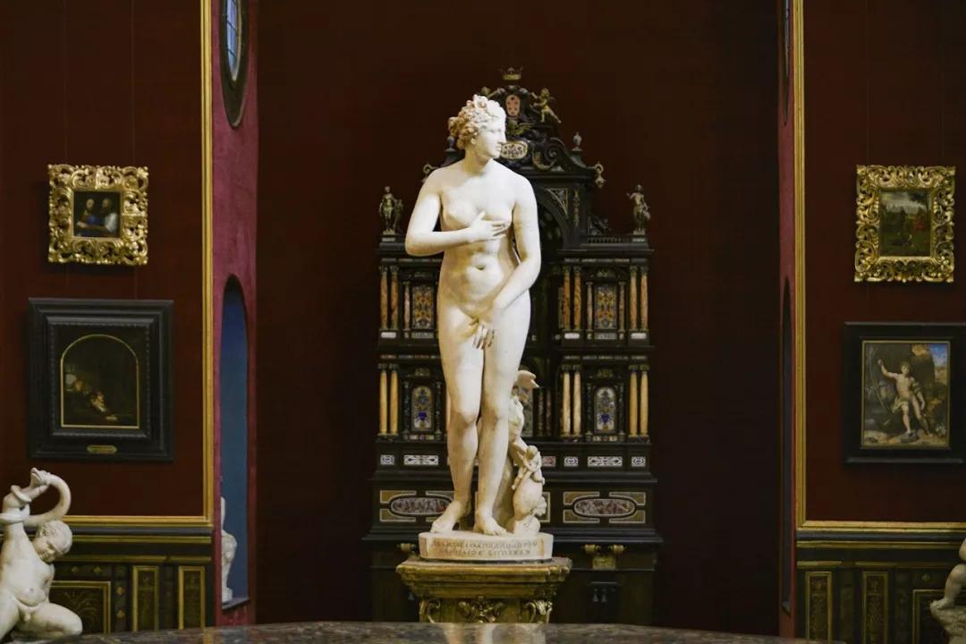 真美女,捐出千亿家产,成就世界顶级博物馆,稀世珍宝对全球开放